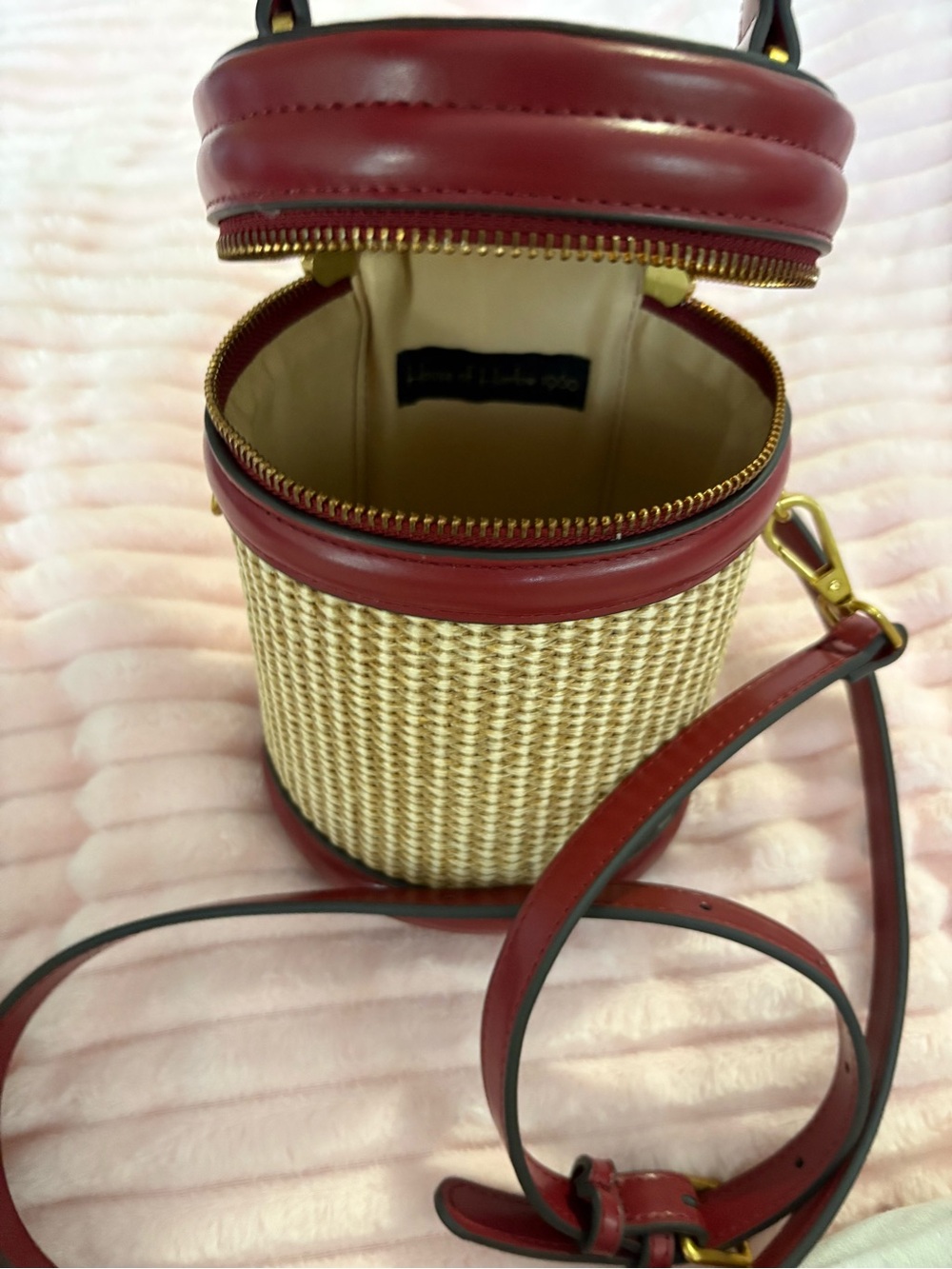 House of Harlow 1960 Straw Cylinder Crossbody with Burgundy Trim - Picture 4 of 8